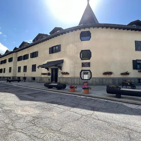 Alpetta 37 In - Out - Happy Apartment Sestriere